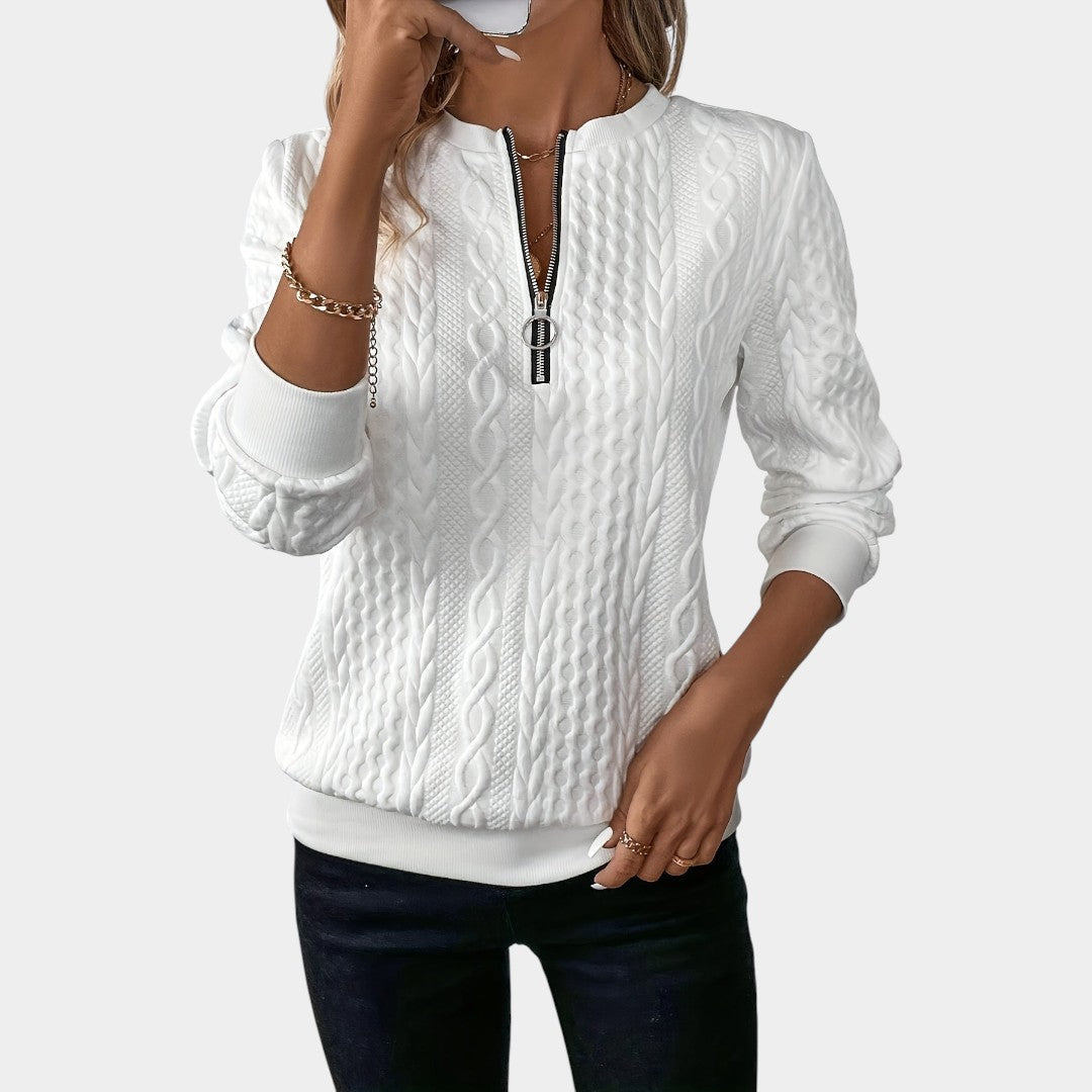 Amálie – Women’s Sweater with Cable Pattern and Zipper