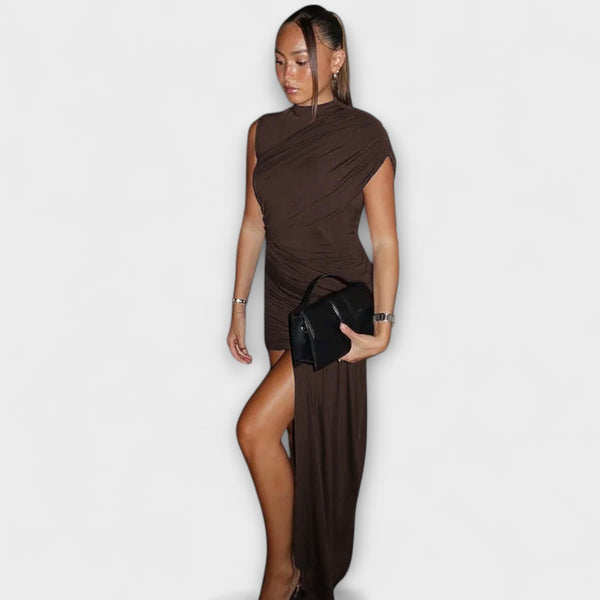 Lila - Stylish, Slim Dress with Round Neckline and Pleats
