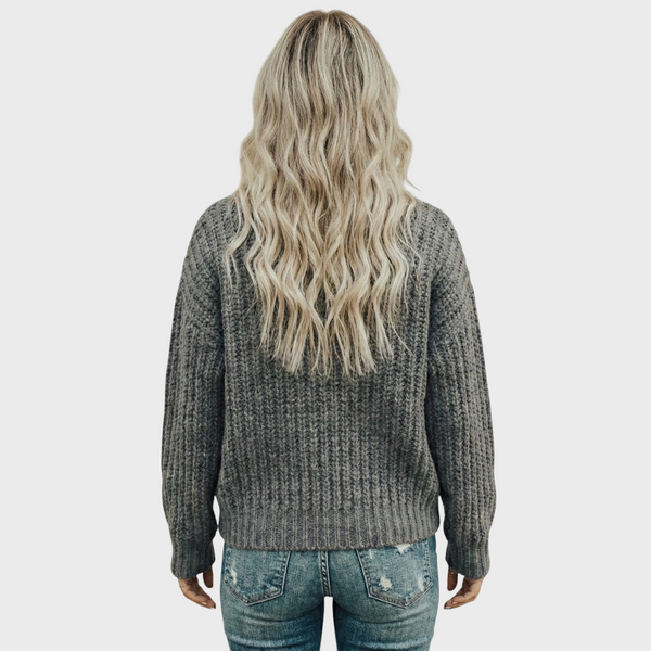 Aroa – Knitted Sweater with Turtleneck